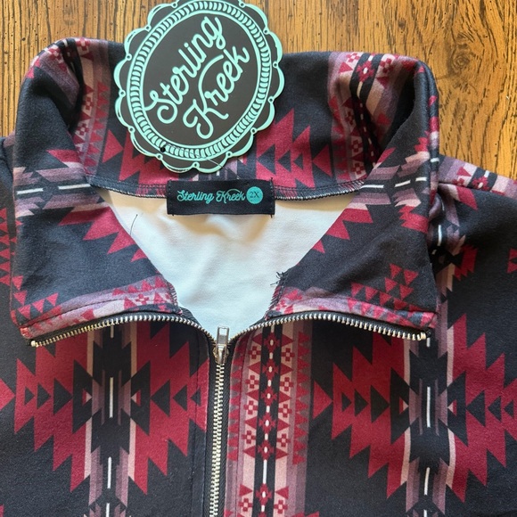 Men's Red and Black Geometric Sweatshirt - Picture 3 of 7